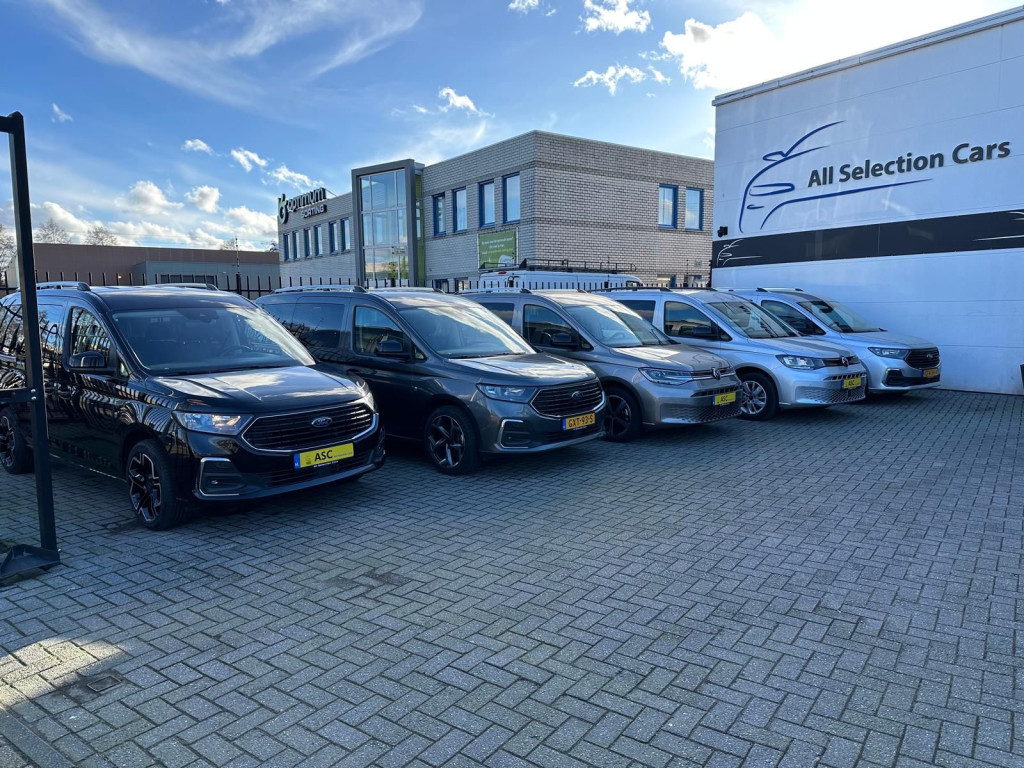 Volkswagen Caddy Maxi 1.4 TSI 125pk Rolstoelauto 5+1 - Bodemverlaging - Luxe uitvoering - 1e Eigenaar - Volledig VW Onderhouden 50962560-3.jpg | All Selection Cars