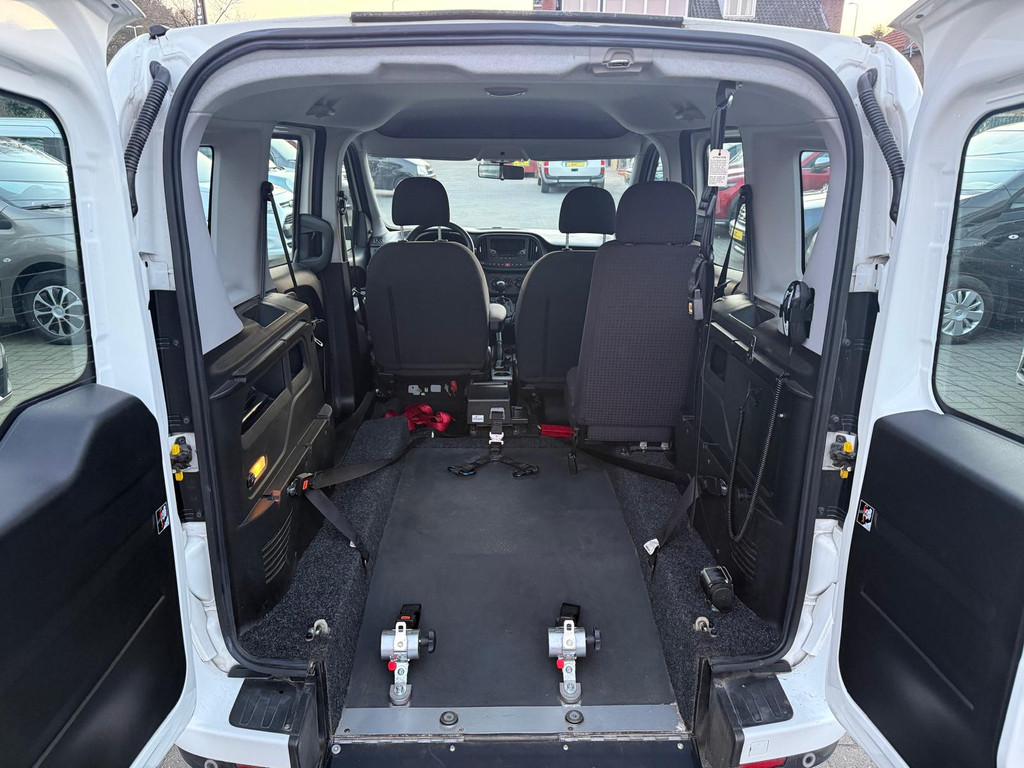 Fiat Doblò Rolstoelauto 3+1 - XL Bodemverlaging - 1e Eigenaar - Rolstoelvervoer 51767758-4.jpg | All Selection Cars