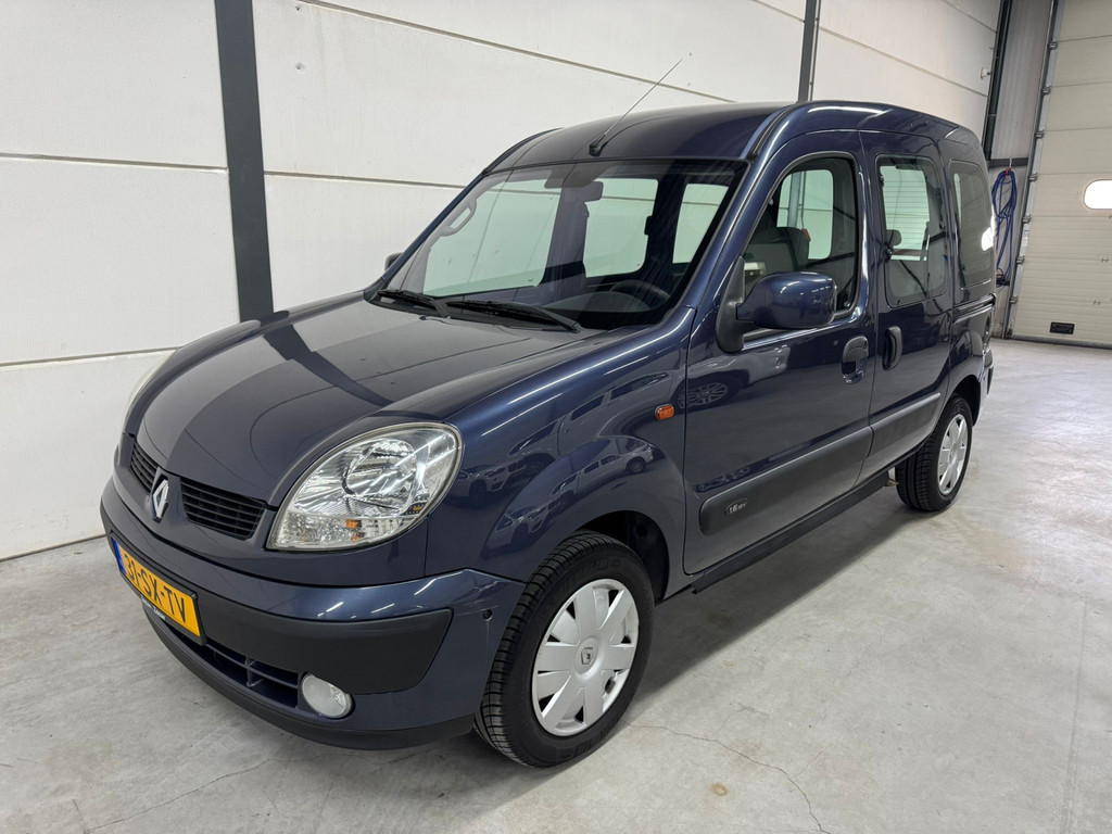 Renault Kangoo 1.6-16V Privilège (Automaat) Rolstoelauto (uniek) Rolstoel voorin - Rolstoelvervoer 51908646-0.jpg | All Selection Cars