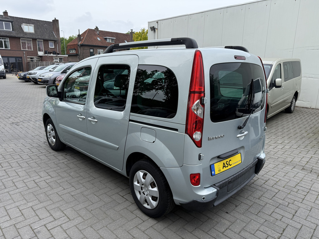 Renault Kangoo 1.6-16V Privilège Rolstoelauto Automaat - Knielsysteem - Bodemverlaging - Luchtvering - 1e Eigenaar 52409362-4.jpg | All Selection Cars