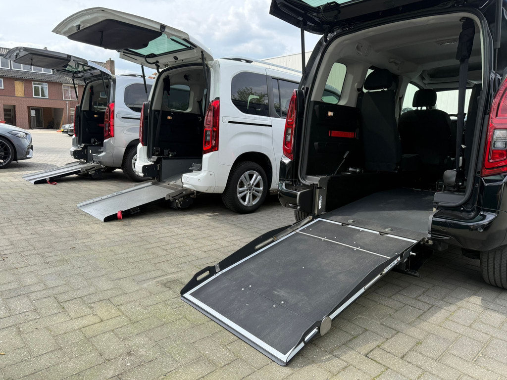 Toyota ProAce CITY Verso L1 - Automaat 4+1 - Rolstoelauto - Alle opties - Bodemverlaging TRIPOD + Lier - 1e Eigenaar - Rolstoelvervoer 52882092-2.jpg | All Selection Cars