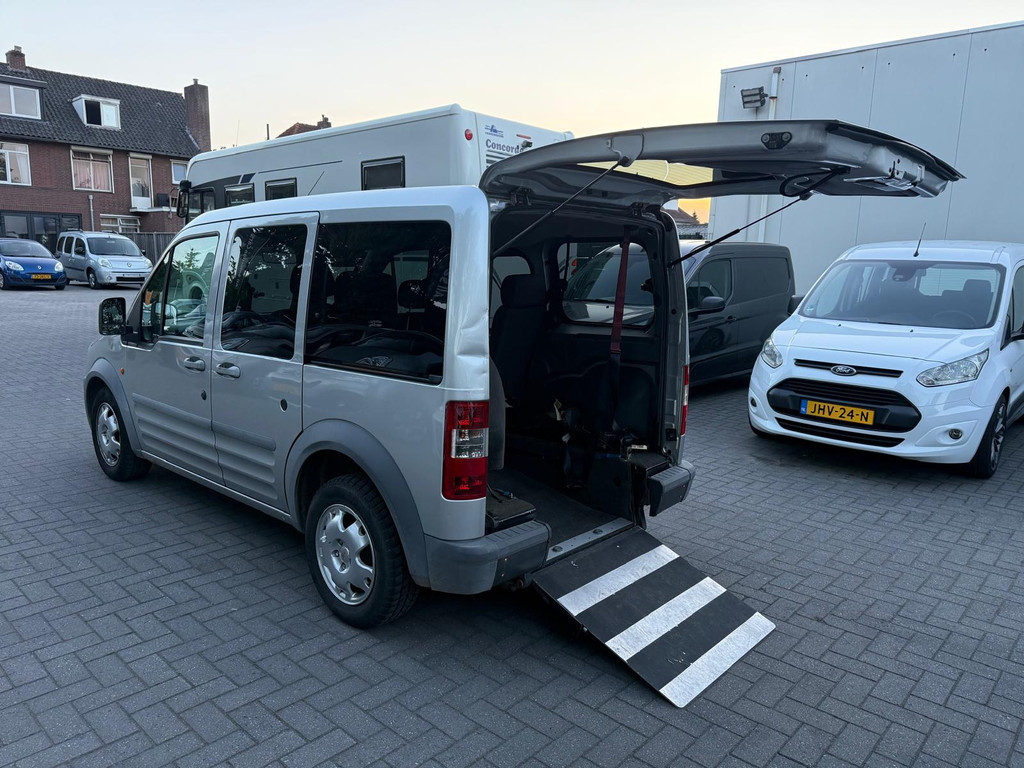 Ford Tourneo Connect 1.8-16V SWB - Rolstoelauto 4+1 - Ruime Bodemverlaging- Rolstoelvervoer 53904680-2.jpg | All Selection Cars