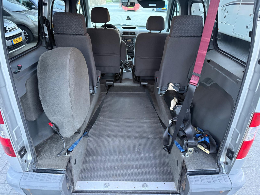 Ford Tourneo Connect 1.8-16V SWB - Rolstoelauto 4+1 - Ruime Bodemverlaging- Rolstoelvervoer 53904680-3.jpg | All Selection Cars