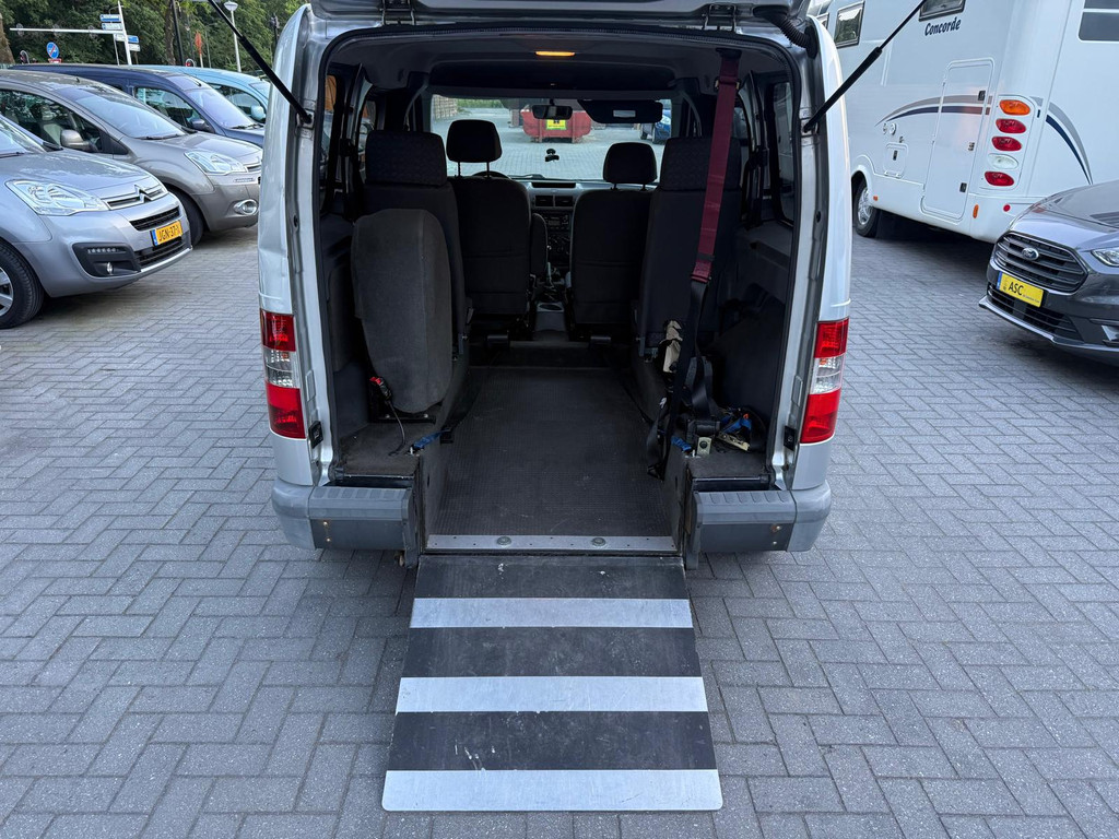 Ford Tourneo Connect 1.8-16V SWB - Rolstoelauto 4+1 - Ruime Bodemverlaging- Rolstoelvervoer 53904680-4.jpg | All Selection Cars