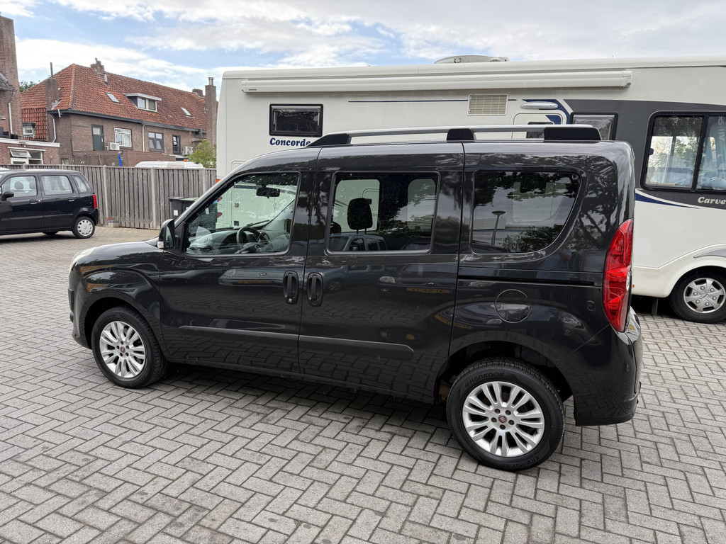 Fiat Doblò 1.4 T-Jet 120pk Emotion Rolstoelauto 3+1 - Bodemverlaging - Luxe uitvoering - Rolstoelvervoer 54123740-2.jpg | All Selection Cars