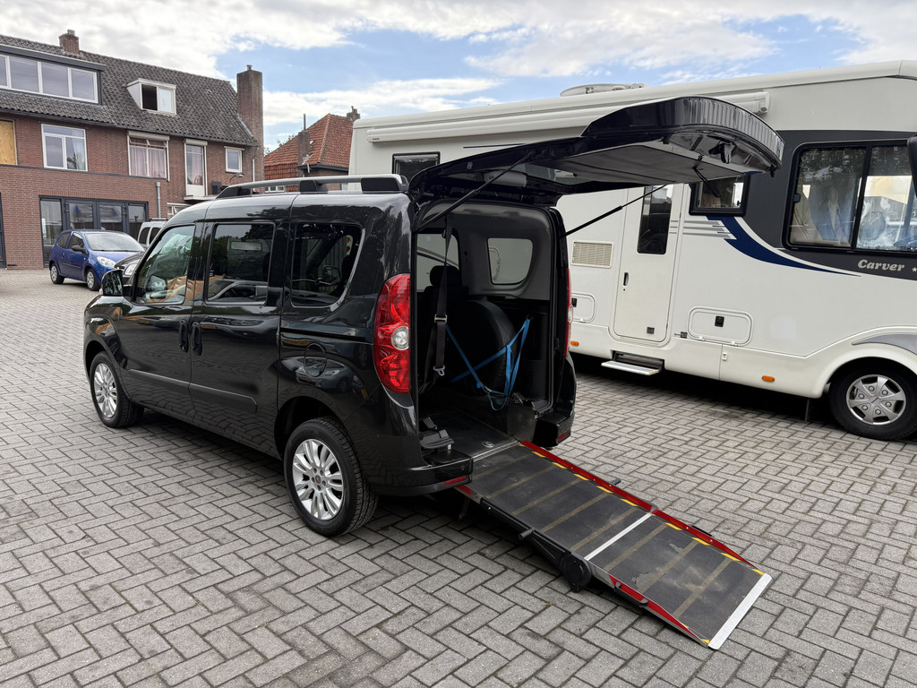Fiat Doblò 1.4 T-Jet 120pk Emotion Rolstoelauto 3+1 - Bodemverlaging - Luxe uitvoering - Rolstoelvervoer 54123740-4.jpg | All Selection Cars